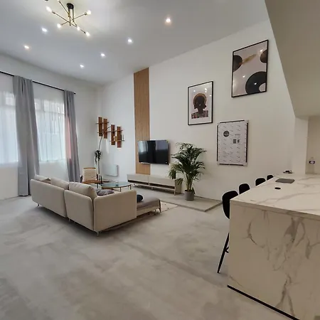 Beautiful & Loft In Center Apartment *