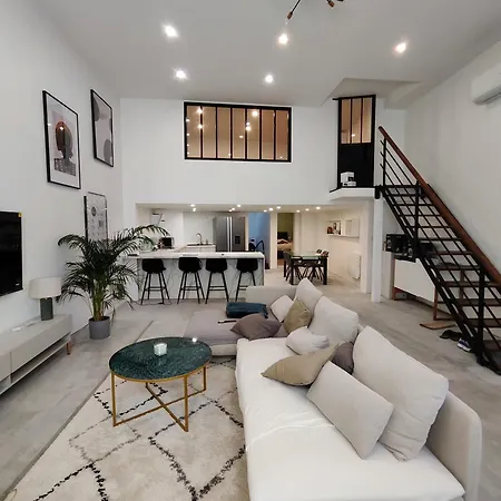 Beautiful & Loft In Center Безье