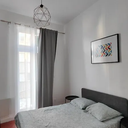 Beautiful & Loft In Center Apartment Beziers