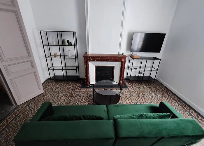 Beautiful & Loft In Center * Μπεζιέ