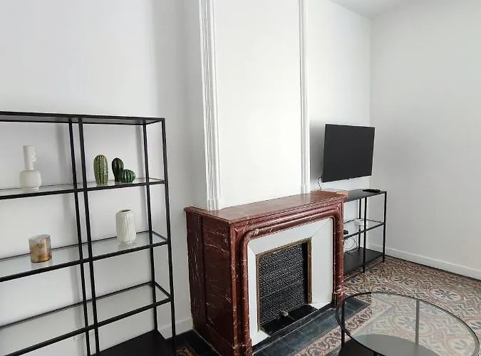Beautiful & Loft In Center Διαμέρισμα Μπεζιέ