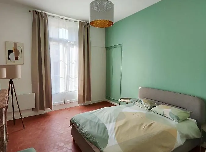 Beautiful & Loft In Center Μπεζιέ