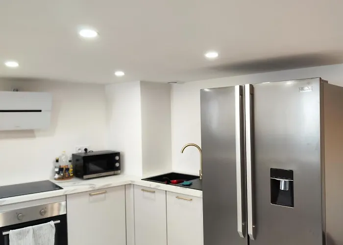 Beautiful & Loft In Center * Μπεζιέ