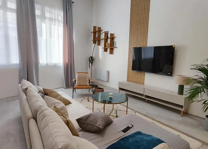 Beautiful & Loft In Center Μπεζιέ