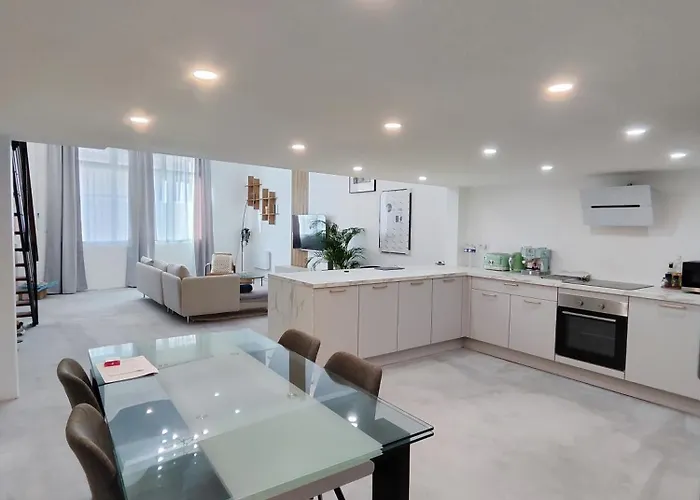 Beautiful & Loft In Center Διαμέρισμα Μπεζιέ