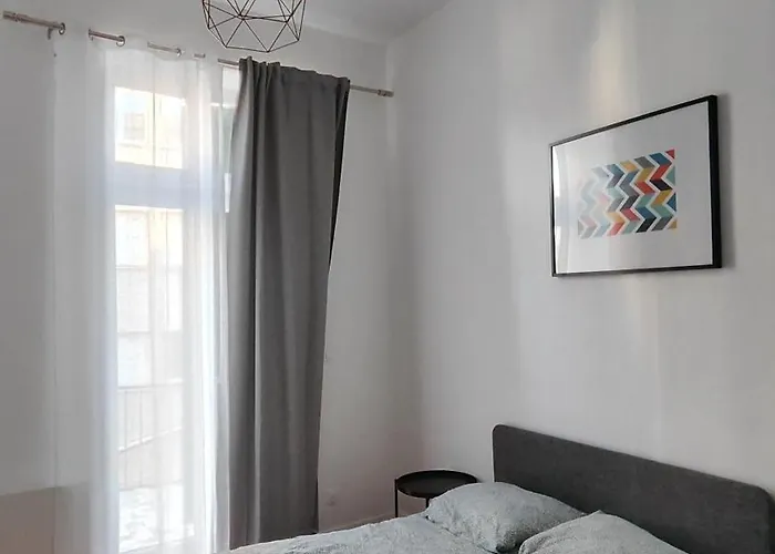 Beautiful & Loft In Center Διαμέρισμα Μπεζιέ